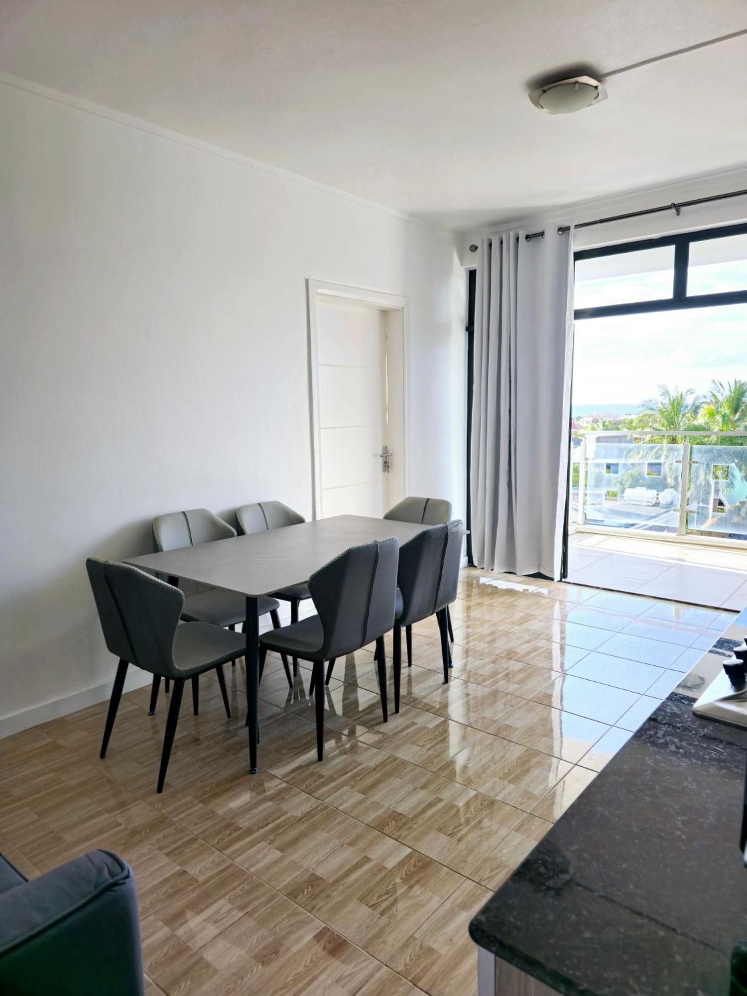 Luxury Penthouse With Infinity Pool & Stunning Sea View Leilighet Flic-en-Flacq Eksteriør bilde